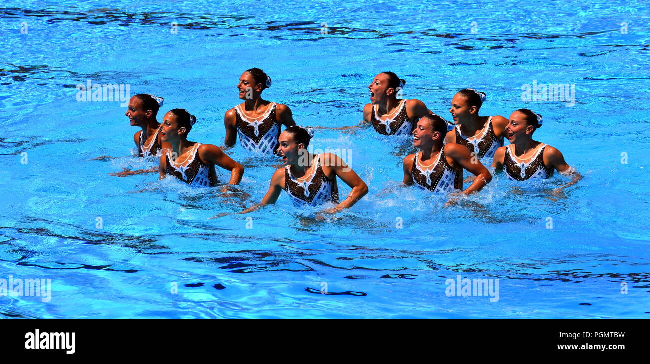 Budapest, Ungarn - 18.Juli 2017. Synchronschwimmen Team Italien Durchführung einer synchronisierten Routine von aufwendigen bewegt sich in der Endrunde des Team Technica Stockfoto