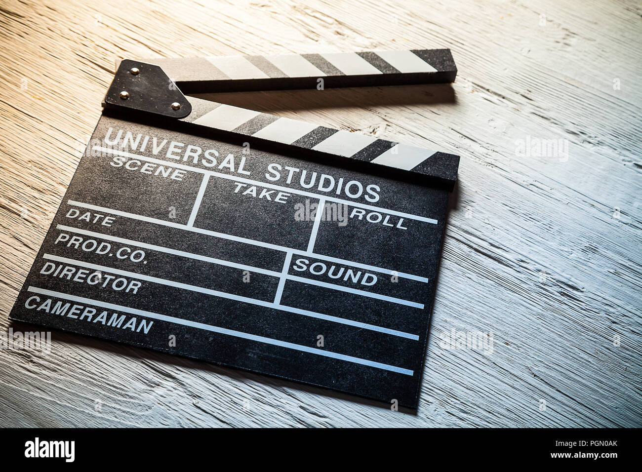 Vintage Film 1880 auf hölzernen Schreibtisch. Filmemacher Ausrüstung Hintergrund Stockfoto