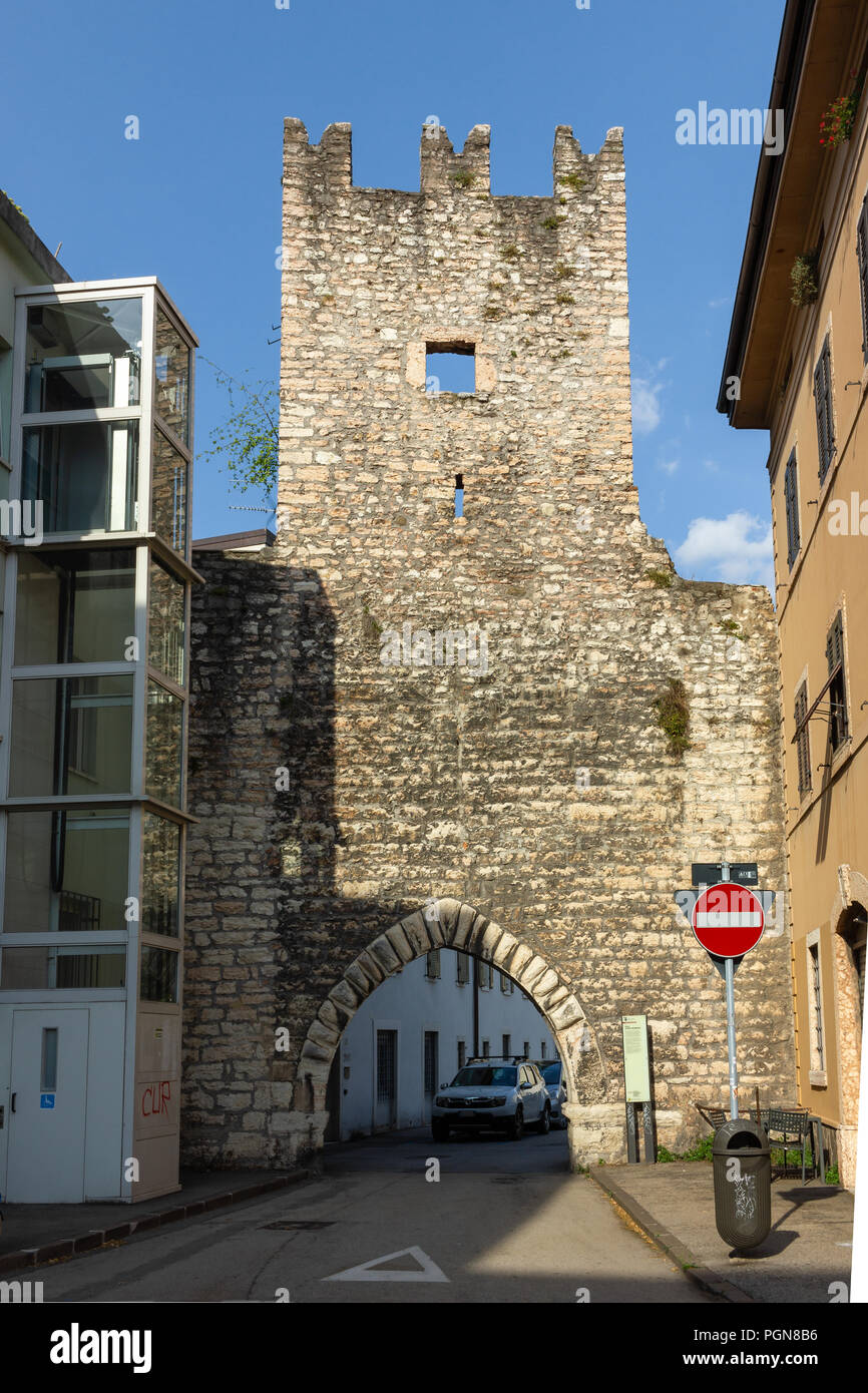 St. Margherita Tor am Rande des Stadtzentrums Stockfoto
