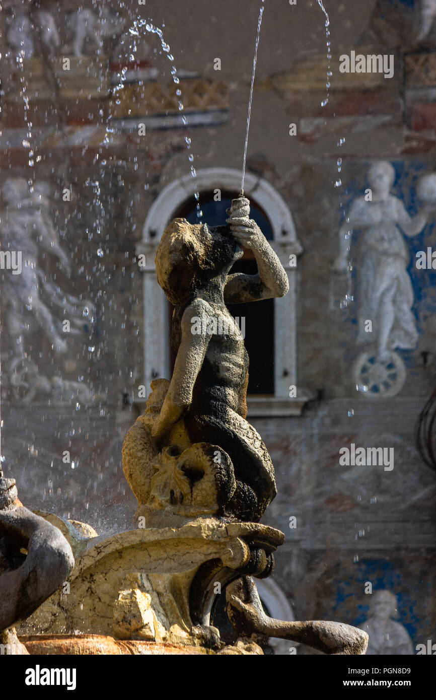 Neptun Brunnen auf der Piazza Duomo in Trento, Italien Stockfoto