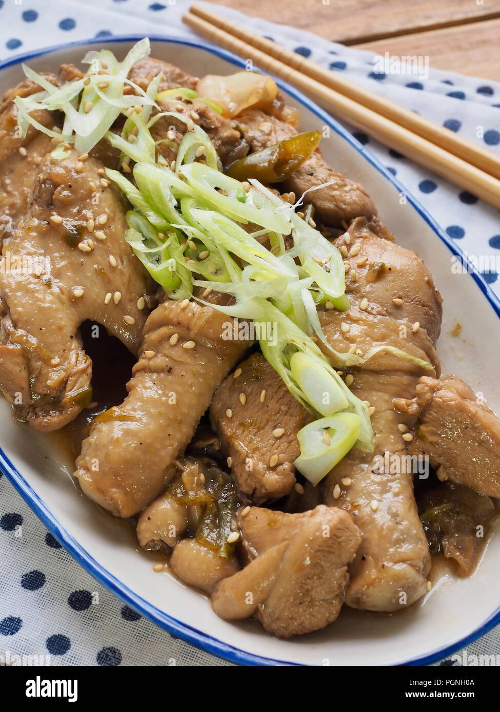 Asiatische Lebensmittel Geschmortes Huhn mit Sojasoße Stockfoto