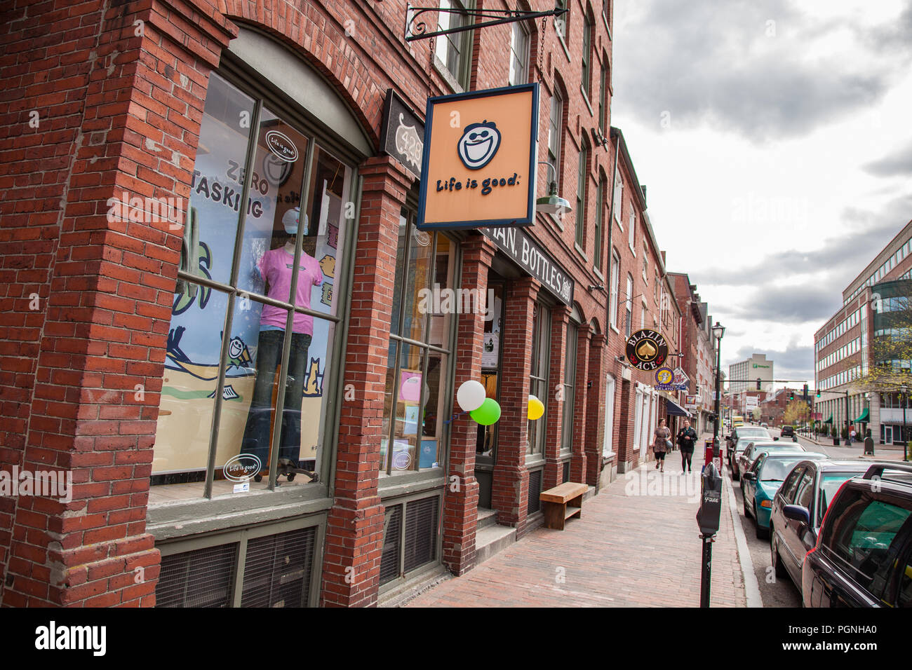 Das Leben ist gut speichern und Menschen in Portland, Maine Stockfoto