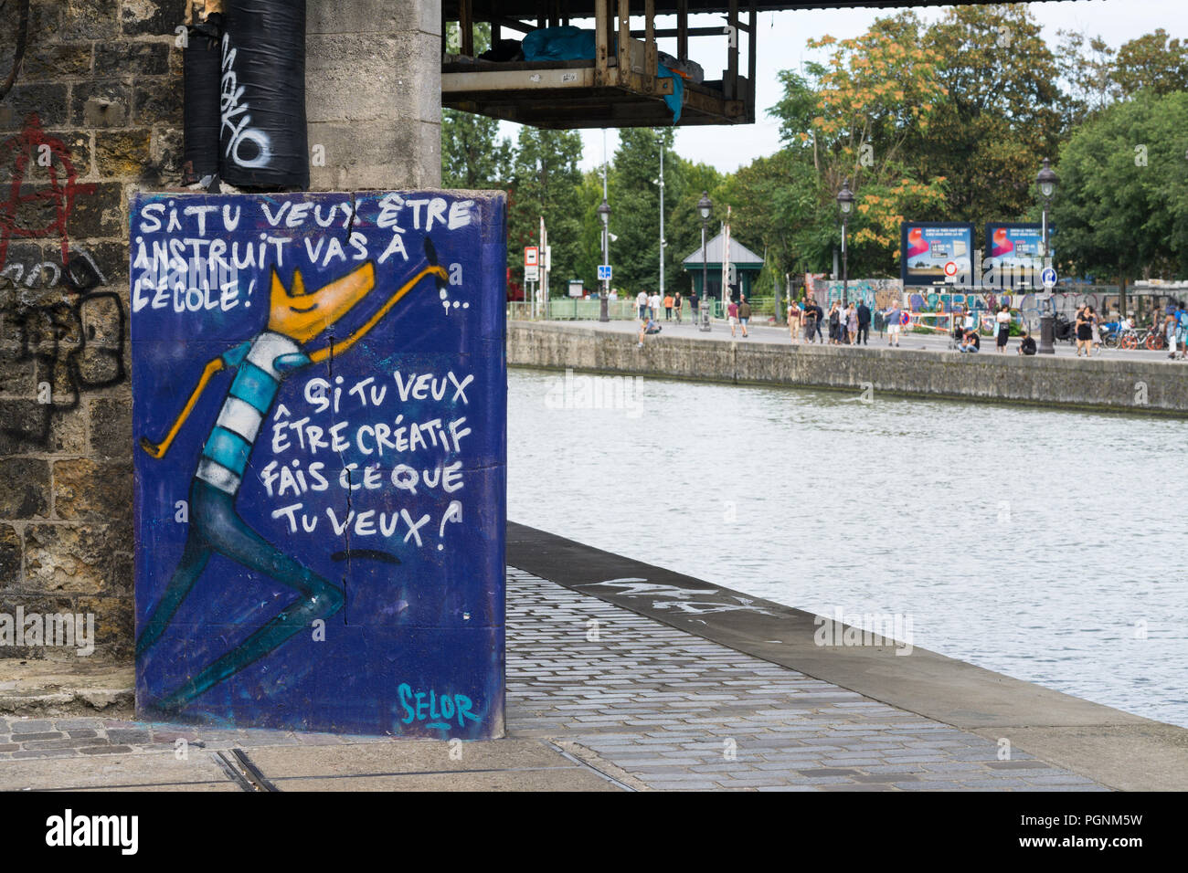 Street Art entlang der Ourcq Canal in Paris, Frankreich. Stockfoto