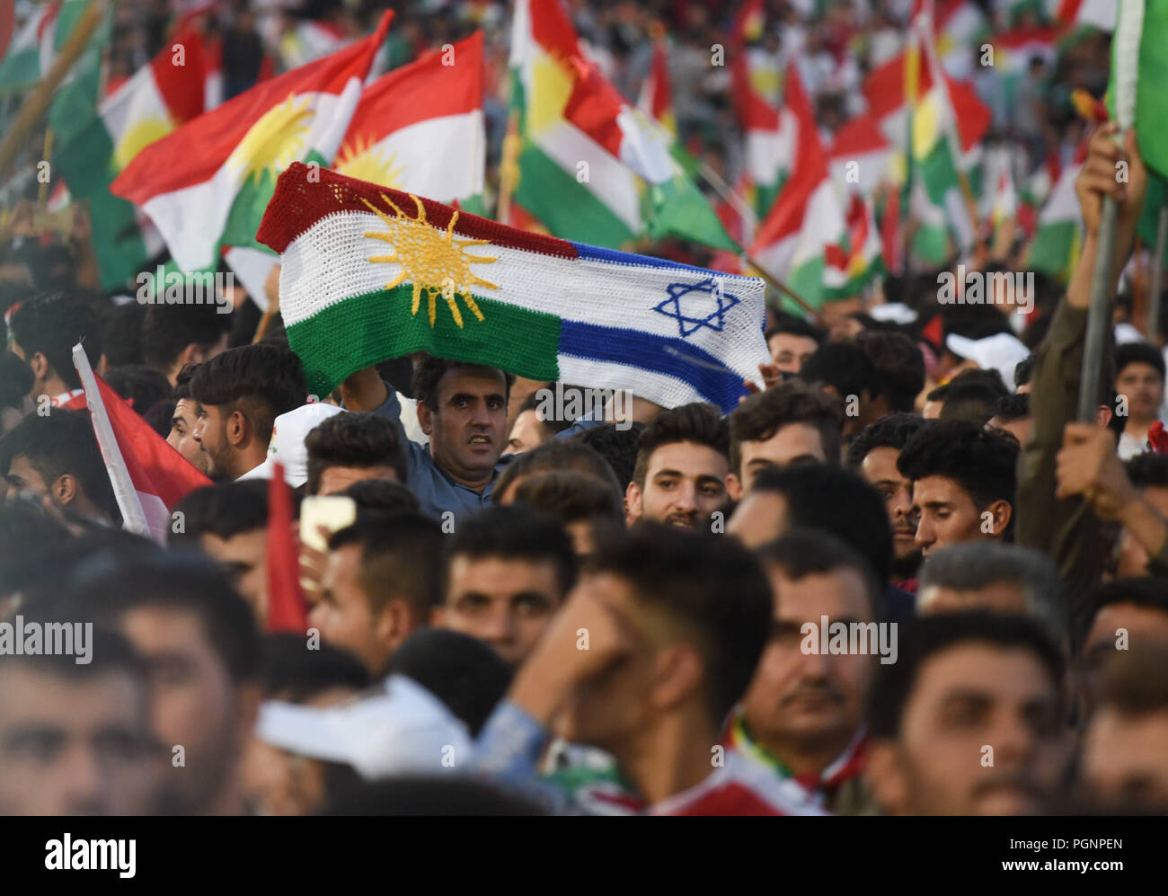 Kurde flag Fotos und Bildmaterial in hoher Auflösung Alamy