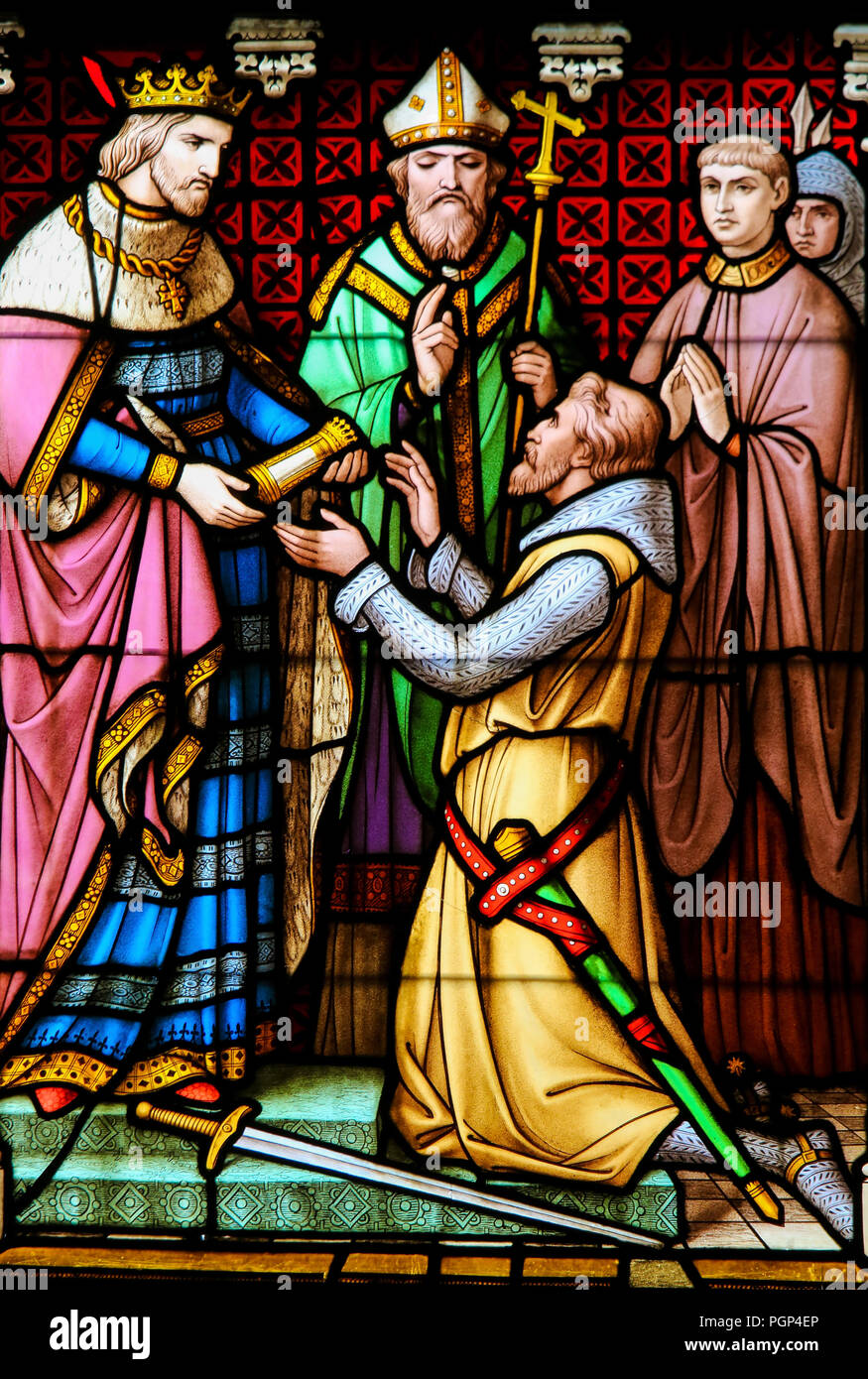 Glasmalereien in der Basilika des Heiligen Blutes in Brügge, Belgien, mit der Darstellung der Reliquie des Heiligen Blut aus dem Heiligen Land von Crusader Thier gebracht Stockfoto