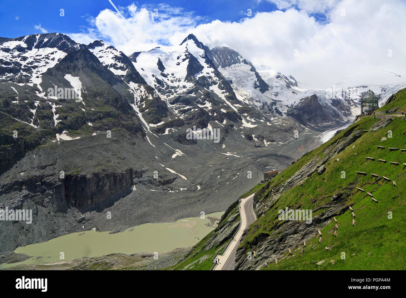 Aussichtspunkt in der Nähe der Kaiser-Franz-Josefs-Hoehe, mit Großglockner im Hintergrund, Österreichischen Alpen Stockfoto