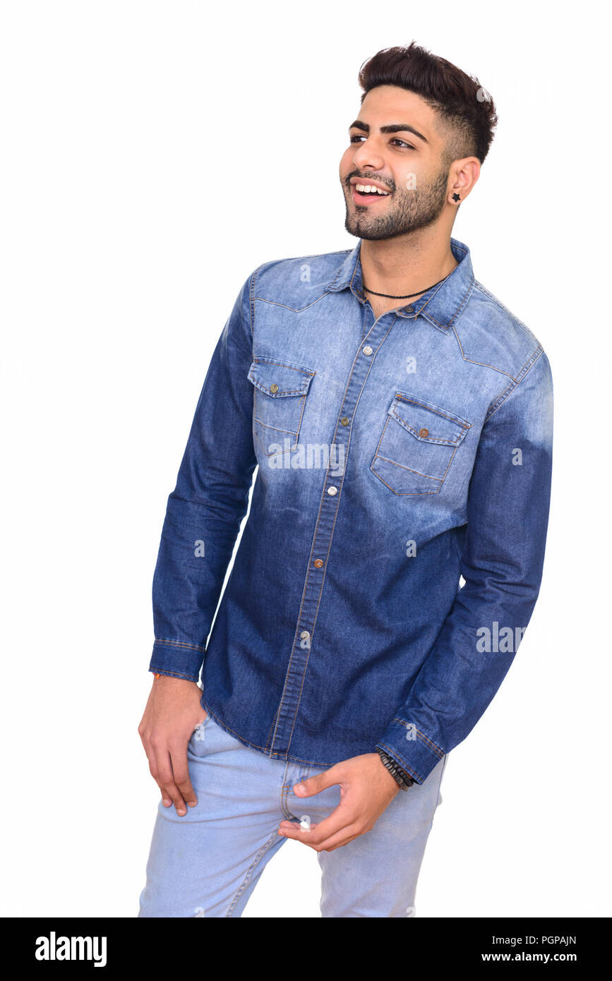 Studio shot der Jungen gerne Inder gegen Weiße bac isoliert Stockfoto