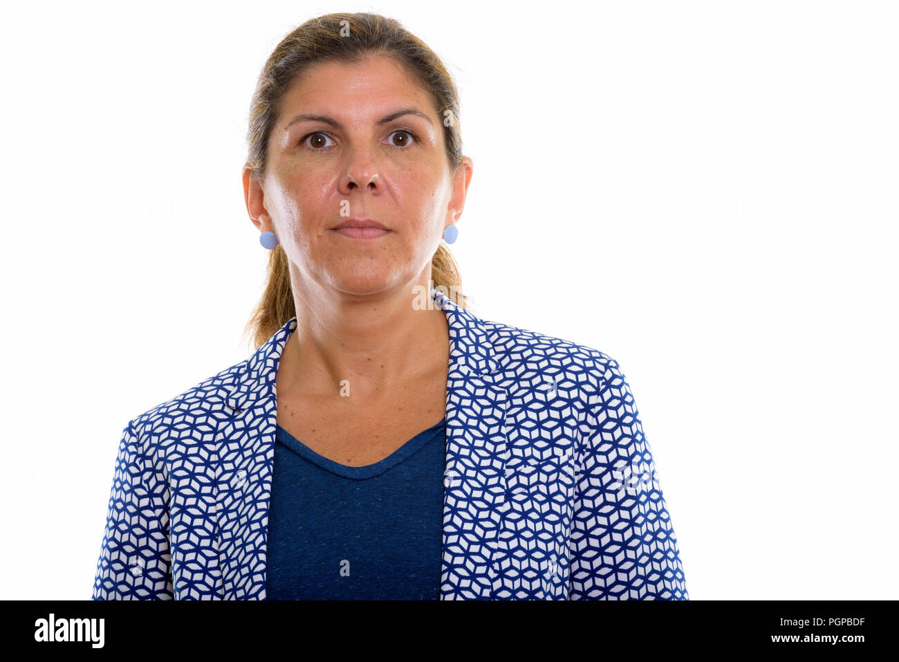 Reifen schöne Geschäftsfrau mit Haar vor weißem Hintergrund gebunden Stockfoto