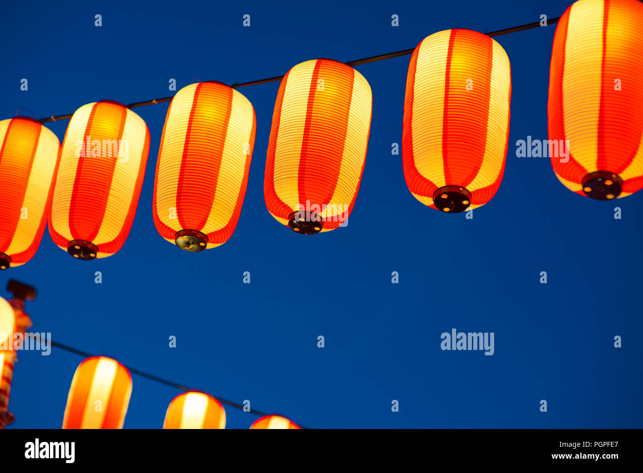 Asiatische rotes Papier Laterne in der Nacht Stockfoto