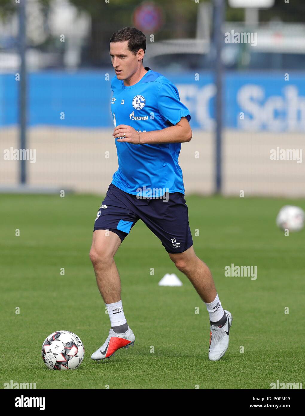 Firo: 28.08.2018, Fußball, 1.Bundesliga, Saison 2018/2019, FC Schalke 04, Ausbildung, Sebastian Rudy | Verwendung weltweit Stockfoto