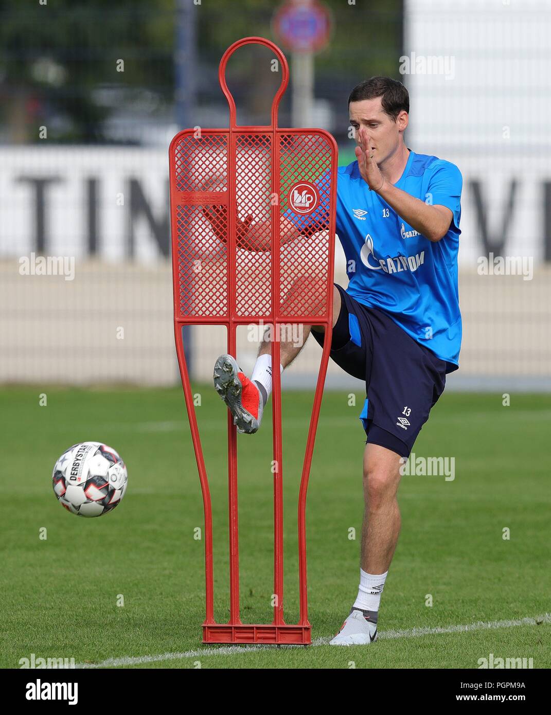 Firo: 28.08.2018, Fußball, 1.Bundesliga, Saison 2018/2019, FC Schalke 04, Ausbildung, Sebastian Rudy | Verwendung weltweit Stockfoto