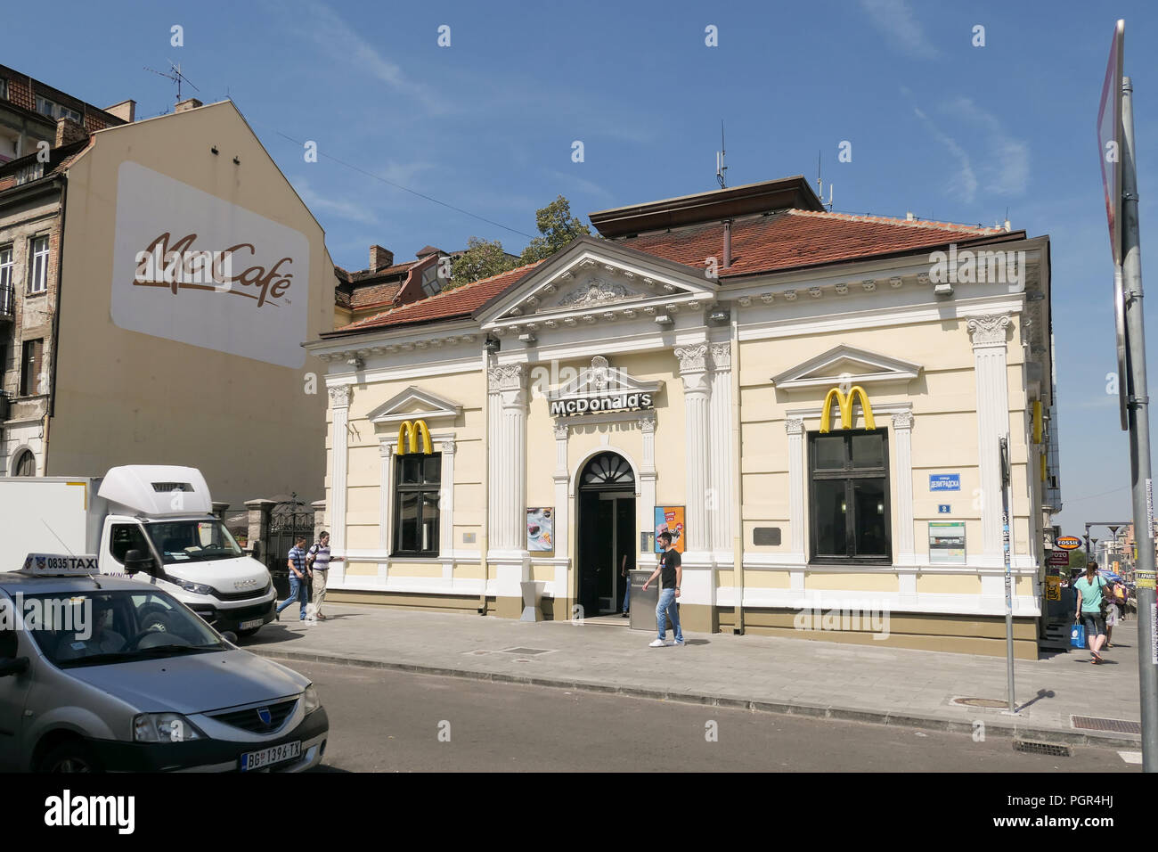 McDonalds Slavjia Square, Belgrad, Serbien - des ersten McDonald in einem kommunistischen Land in 1988 als Teil von Jugoslawien öffnen Stockfoto