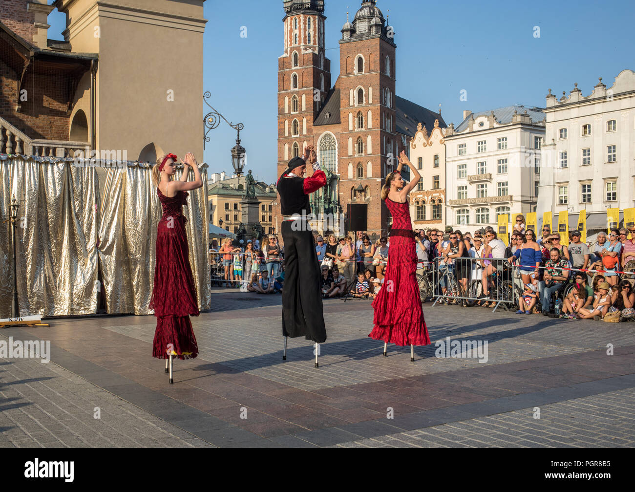 Krakau, Polen - Juli 5, 2018: Performance Tanz Pageant durchgeführt durchdie Kiew Street Theater Highlights auf 31 Street - Internationales Festival der Stockfoto