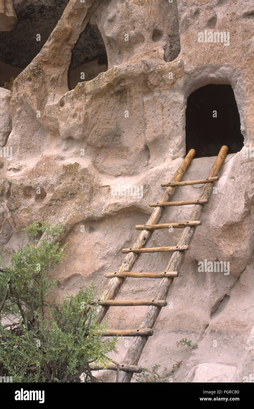 Cliff - Wohnungen, Bandelier National Monument, NM. Foto Stockfoto