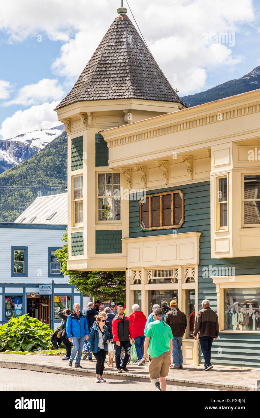 Bunten Holzhäusern in der Hauptstraße von Skagway, Alaska USA Stockfoto