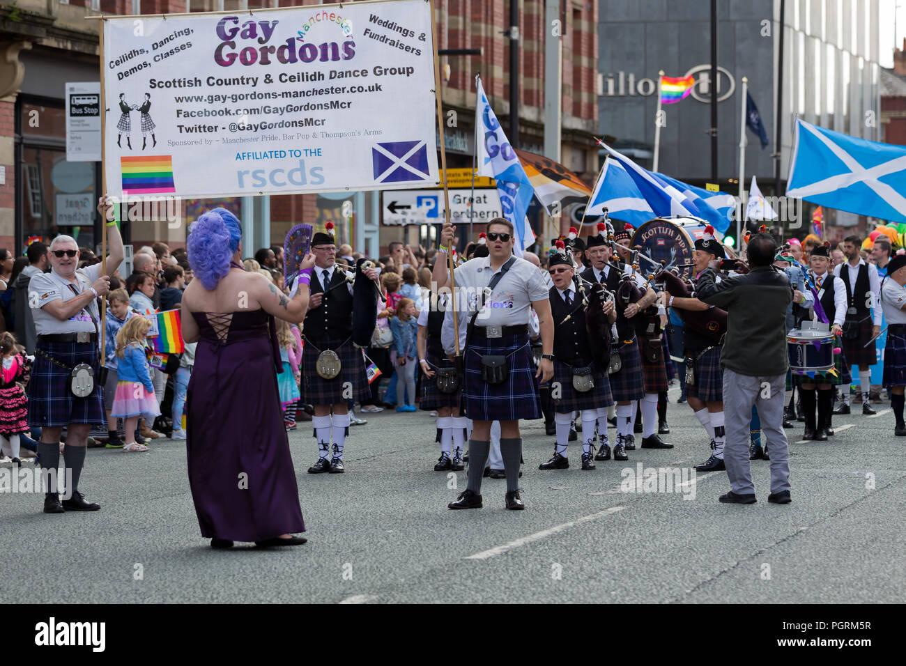 Die Gay Gordons an der Manchester 2018 Pride Parade. Stockfoto