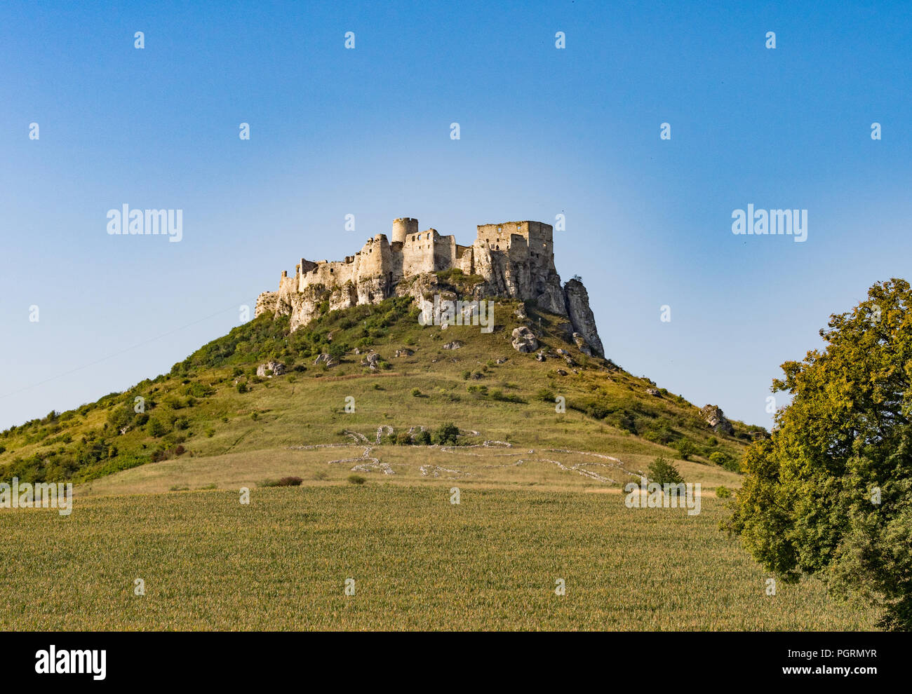 Spissky hrad. Die Burg Spis, Nationales Kulturdenkmal (UNESCO. Spis