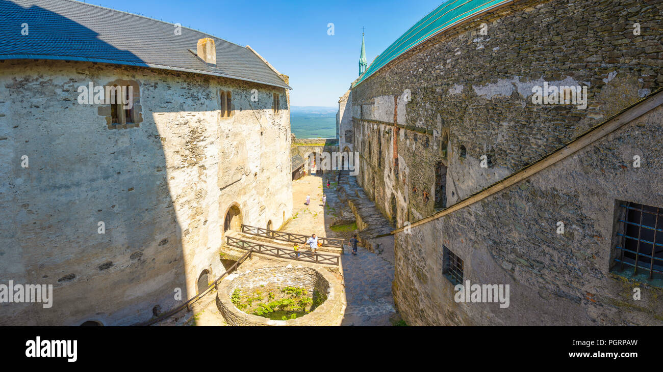 Bezděz, Tschechische Republik - 5.07.2018: Burg Bezděz in Nordböhmen, Tschechische Republik Stockfoto