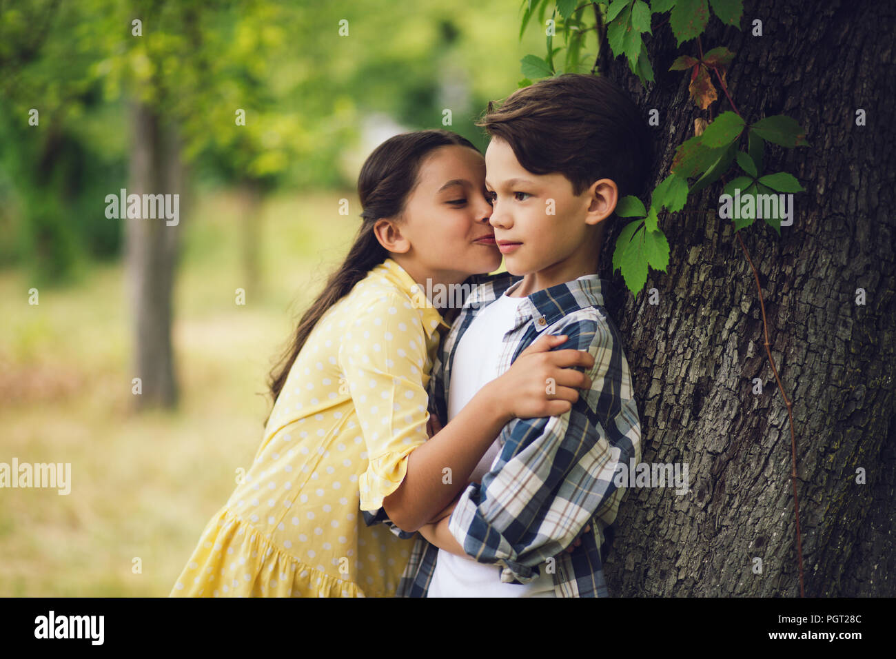 Kleine Freundschaft Fotos Und Bildmaterial In Hoher Aufl sung Alamy Kleine Freundschaft Fotos Und Bildmaterial In Hoher Aufl sung Alamy