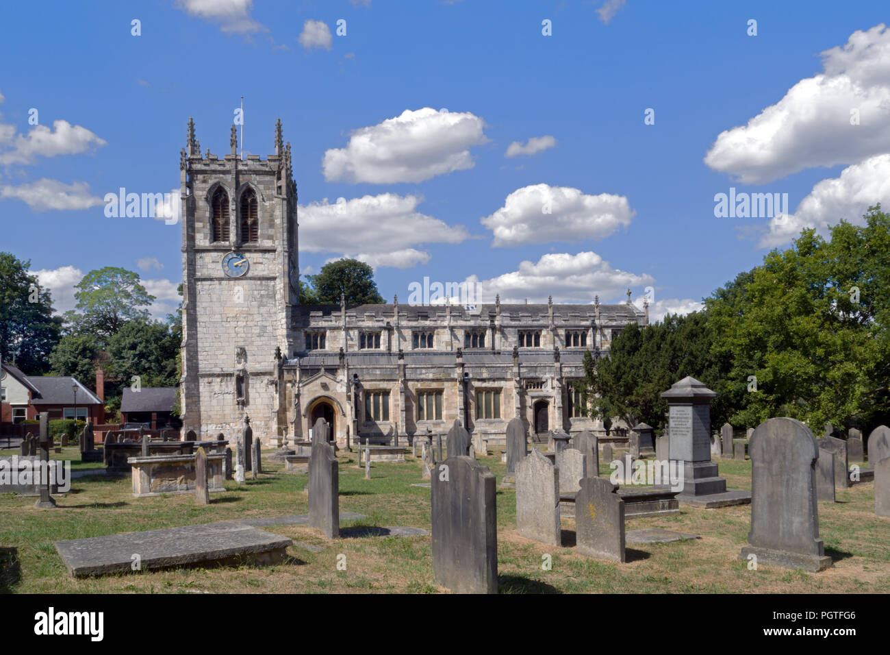 Der Bau dieses prächtigen magnesiumhaltigen Kalkstein Kirche wurde um 1150 AD begonnen, aber es gab eine Reihe von Änderungen, die seit damals gewesen. Stockfoto