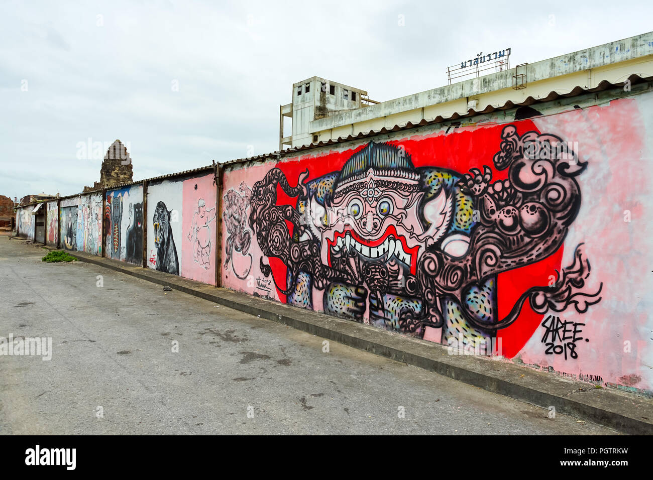 Lopburi, Thailand - Juli 7, 2018: Graffiti street art im Bereich der Malai Rama Theater in der Provinz Lopburi, Thailand. Stockfoto