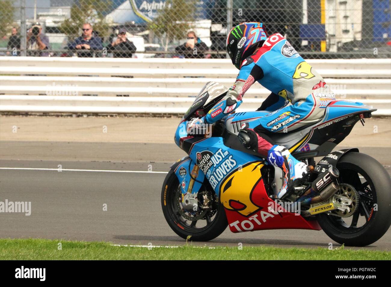 Silverstone, Northamptonshire, GB, 24. August 2018 - 2018 GOPRO Britischen Grand Prix MOTORGP Freie Praxis Tag - jede Menge zwei Rad Action auf der Strecke Stockfoto