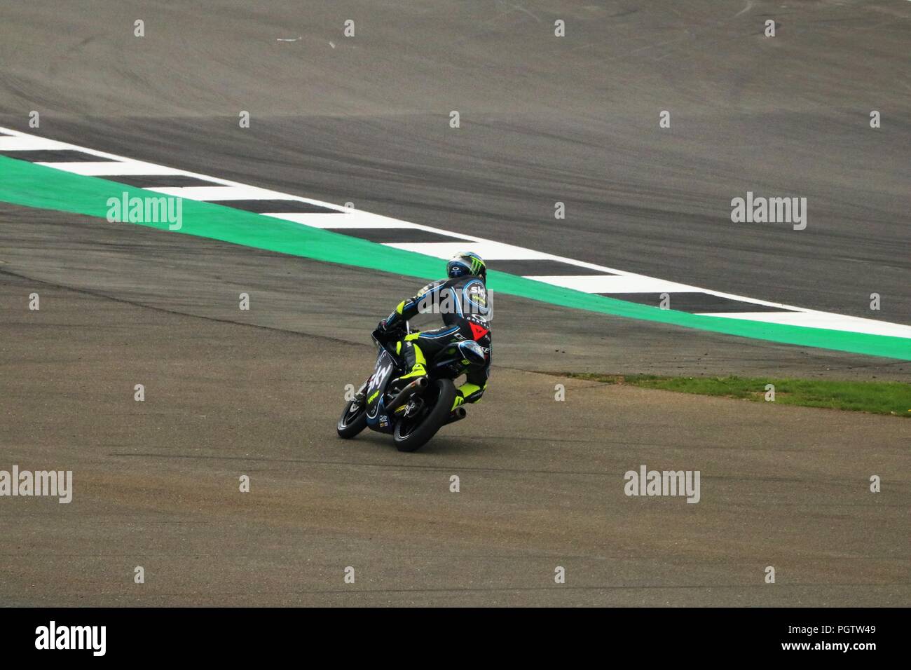 Silverstone, Northamptonshire, GB, 24. August 2018 - 2018 GOPRO Britischen Grand Prix MOTORGP Freie Praxis Tag - jede Menge zwei Rad Action auf der Strecke Stockfoto