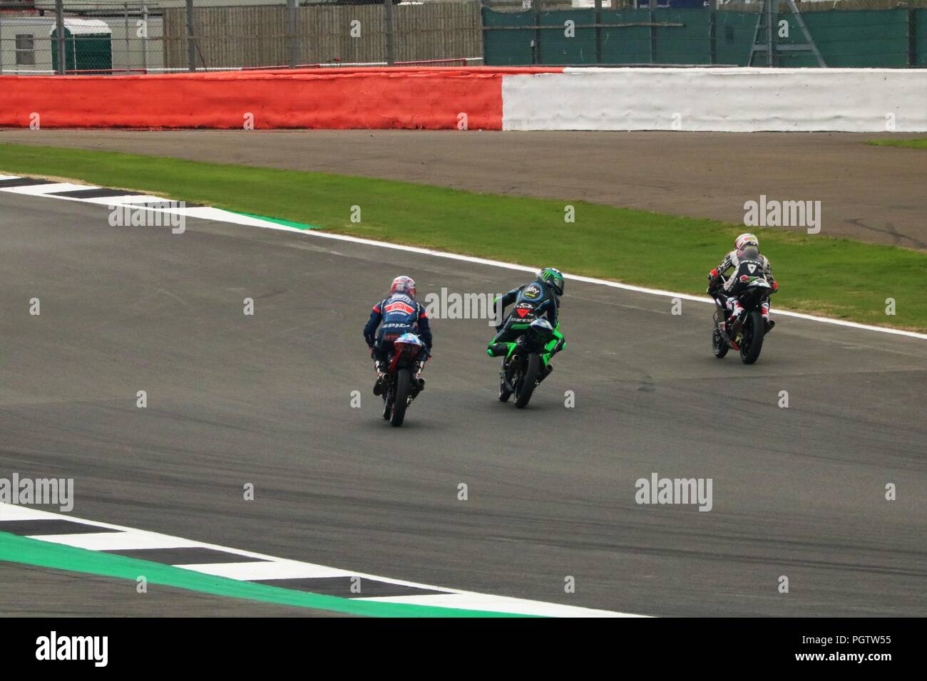 Silverstone, Northamptonshire, GB, 24. August 2018 - 2018 GOPRO Britischen Grand Prix MOTORGP Freie Praxis Tag - jede Menge zwei Rad Action auf der Strecke Stockfoto