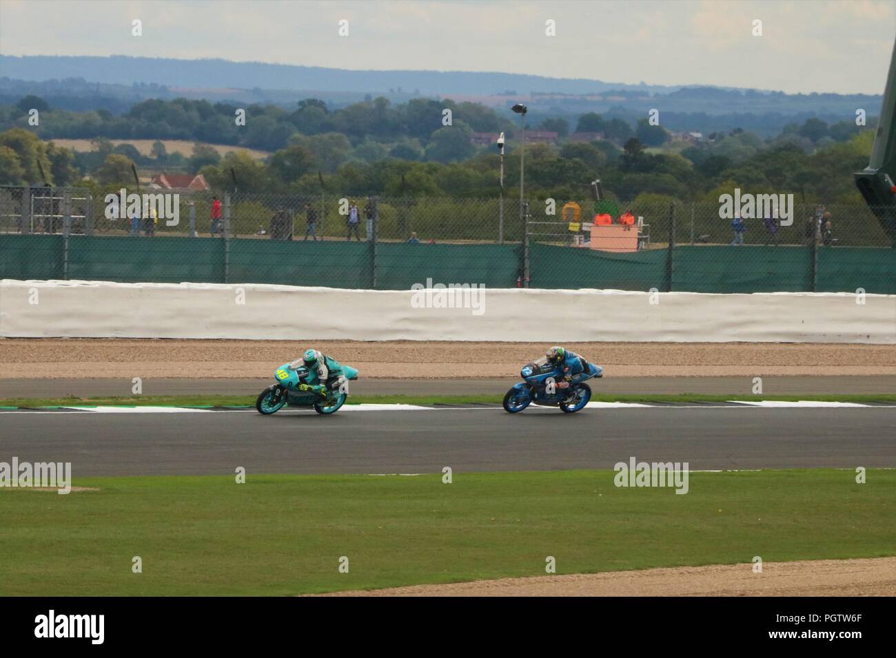 Silverstone, Northamptonshire, GB, 24. August 2018 - 2018 GOPRO Britischen Grand Prix MOTORGP Freie Praxis Tag - jede Menge zwei Rad Action auf der Strecke Stockfoto
