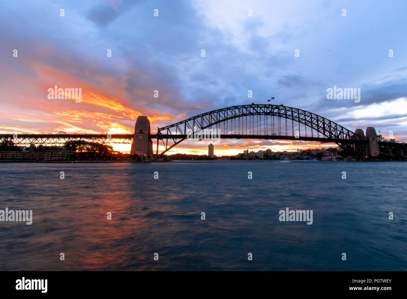 Sydney Harbour Bridge bei Sonnenuntergang Stockfoto