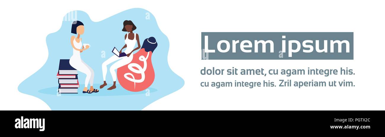 Mix rennen Frauen mit Laptop sitzen auf Licht Lampe Buch Stapel Ideen generation Innovation Konzept Kaffeepause Geschäftsfrauen Zeichentrickfigur horizontale Banner kopieren Raum flach Stock Vektor