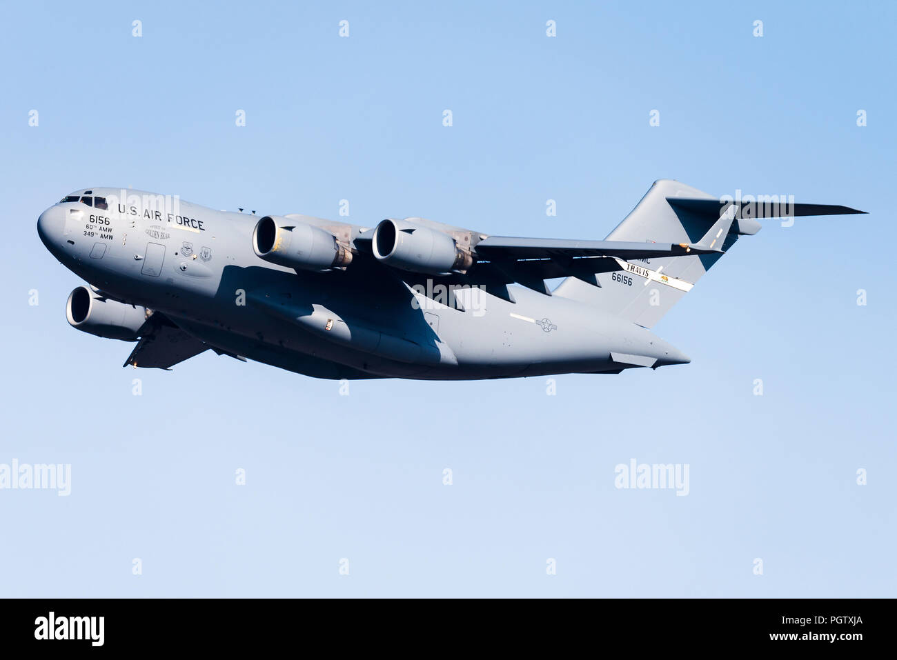 Eine Boeing C-17 Globemaster III ab dem 60 Luft Mobilität Flügel der Usa Air Force. Stockfoto