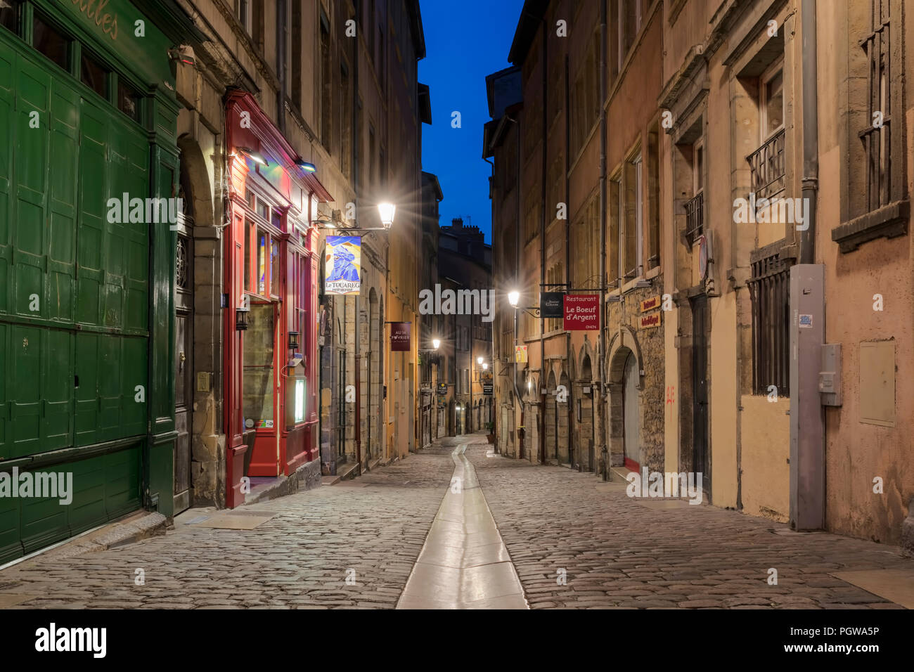 LYON, Frankreich - 21 AUGUST 2018: Bouchon - traditionelle lokale Restaurant in Lyon, wo Sie Spezialitäten aus Lyon und der Region Essen. Es gibt 30 "BOUCHONS" Stockfoto