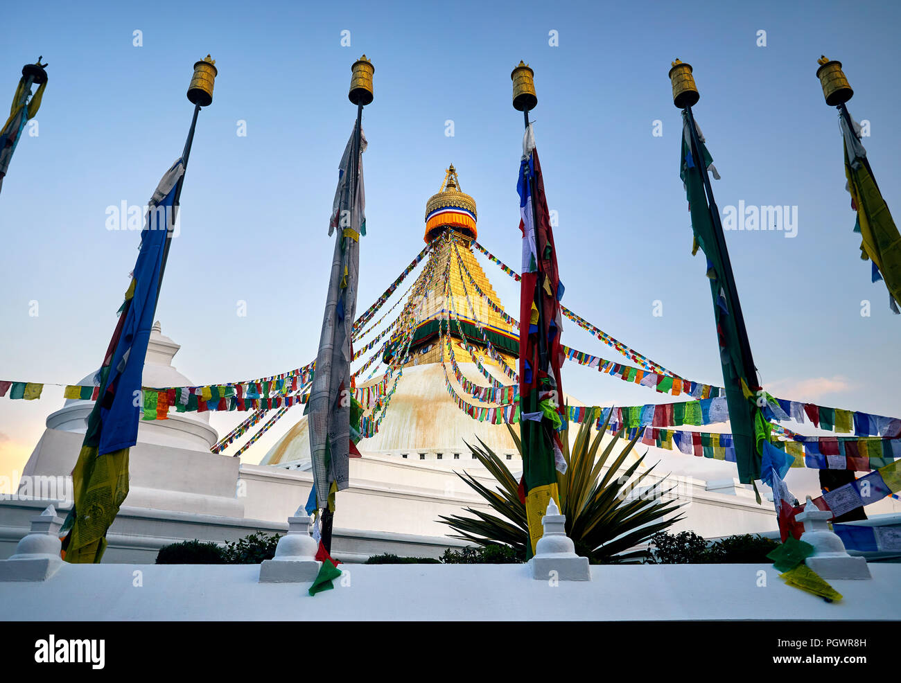 Bodnath buddhistische Stupa mit Gebetsfahnen in Kathmandu Stockfoto