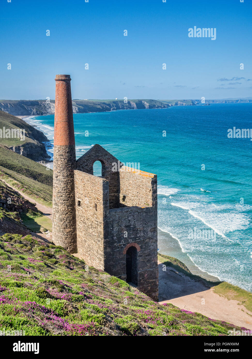 Towanroath Welle Pumpen Engine House, Teil der Wheal Coates Mine in der Nähe von St Agnes Kopf, Cornwall, England, Großbritannien. Stockfoto