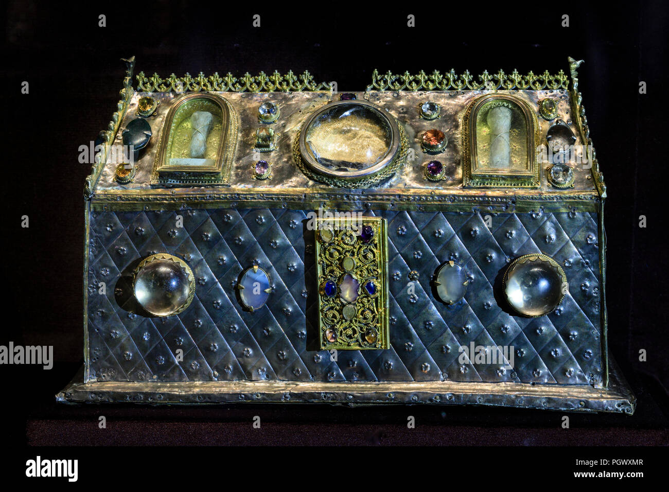 Frankreich, Aveyron, Conques, "Les Plus beaux villages de France (Schönste Dörfer Frankreichs), fahren Sie auf der El Camino de Santiago, Sainte Fo stoppen Stockfoto