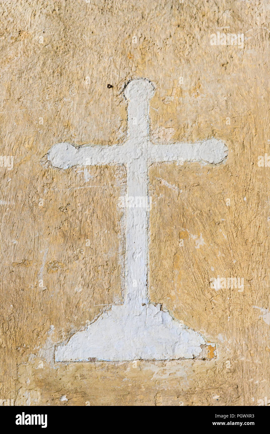 Frankreich, Aveyron, Conques, "Les Plus beaux villages de France (Schönste Dörfer Frankreichs), fahren Sie auf der El Camino de Santiago, auf Kreuz Stockfoto