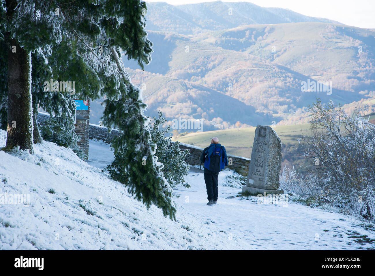 Saint James' Weg, ein sonniger Tag herumlaufen O Cebreiro, Pilger Stockfoto Saint James' Weg, ein sonniger Tag herumlaufen O Cebreiro, Pilger Stockfoto