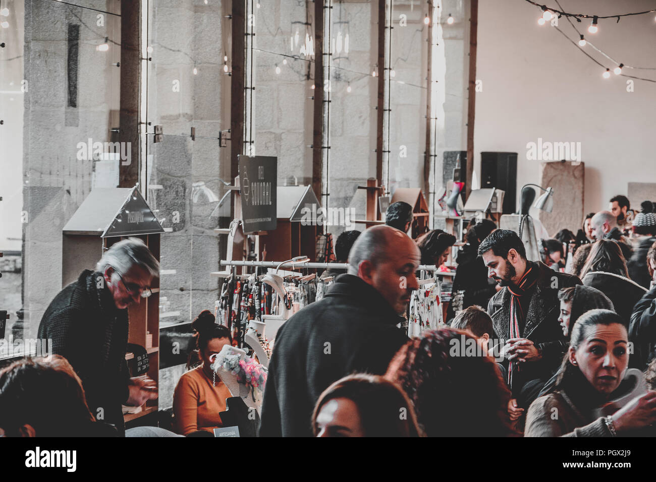 SANTIAGO DE COMPOSTELA, Galicien/ESPAÑA - 17 DE NOVEMBER DE 2018: Mercado da Estrella. Stockfoto SANTIAGO DE COMPOSTELA, Galicien/ESPAÑA - 17 DE NOVEMBER DE 2018: Mercado da Estrella. Stockfoto