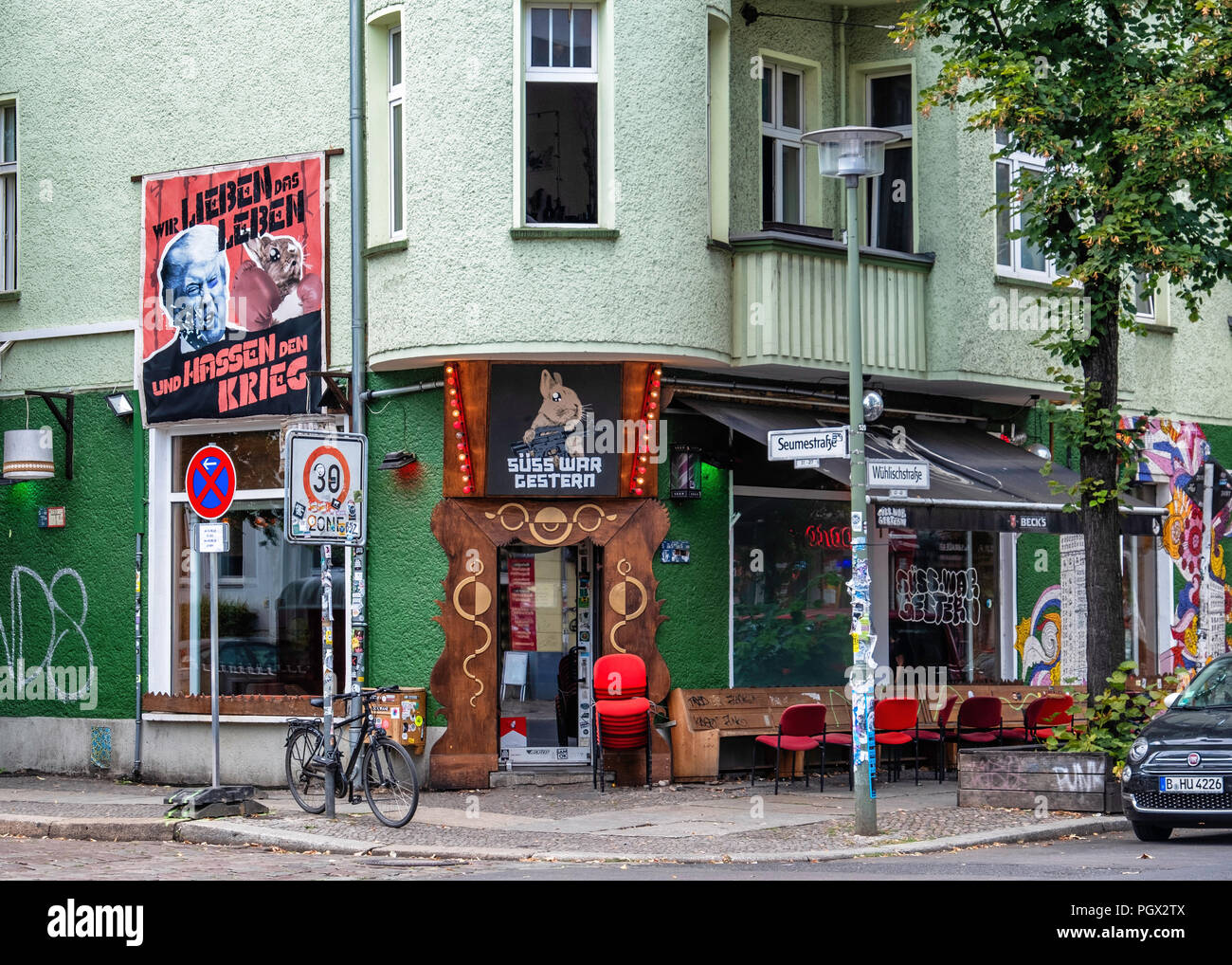 Berlin Friedrichshain Suss Krieg Und Beispiele Pub Exterieur