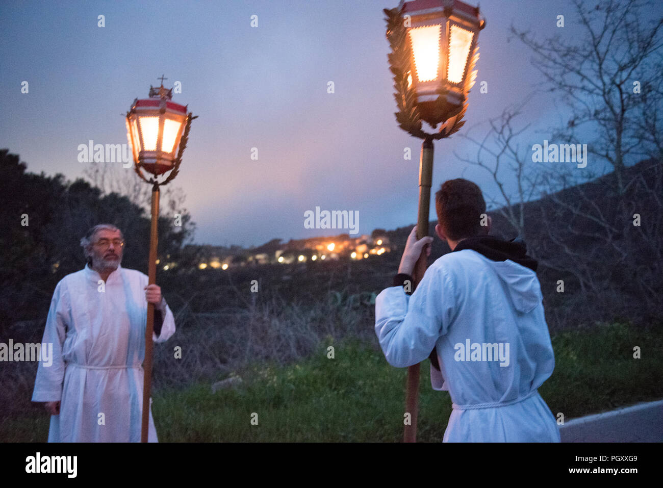 San Piero und Sant'Ilario in Campo. Ostern Rituale. Die letzte in der Insel. L'accolta. Austausch der Kirche zu beten und singen Lieder religiou bei d Stockfoto