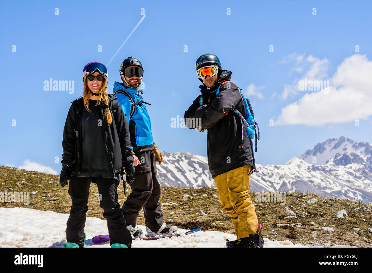 Eine Gruppe von Freestyle Snowboarder in einem Moment entspannen Stockfoto