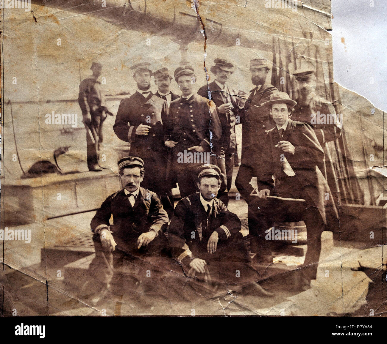 Foto von Offizieren der einheitlichen Frist von Lissa Gruppe Offiziere des Schiffes Prinzessin Clotilde Stockfoto