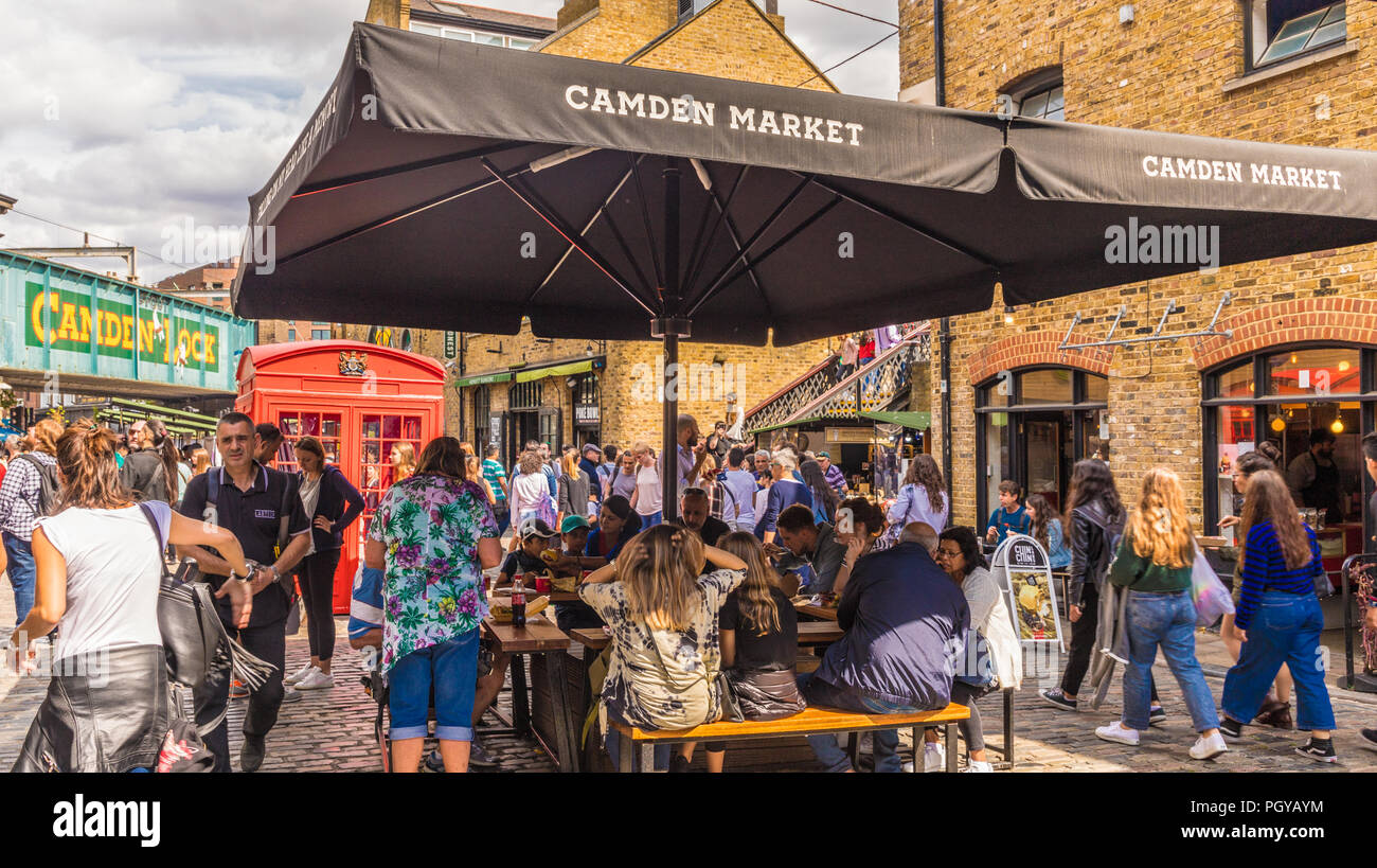 Eine typische Ansicht im Camden Market in London Stockfoto