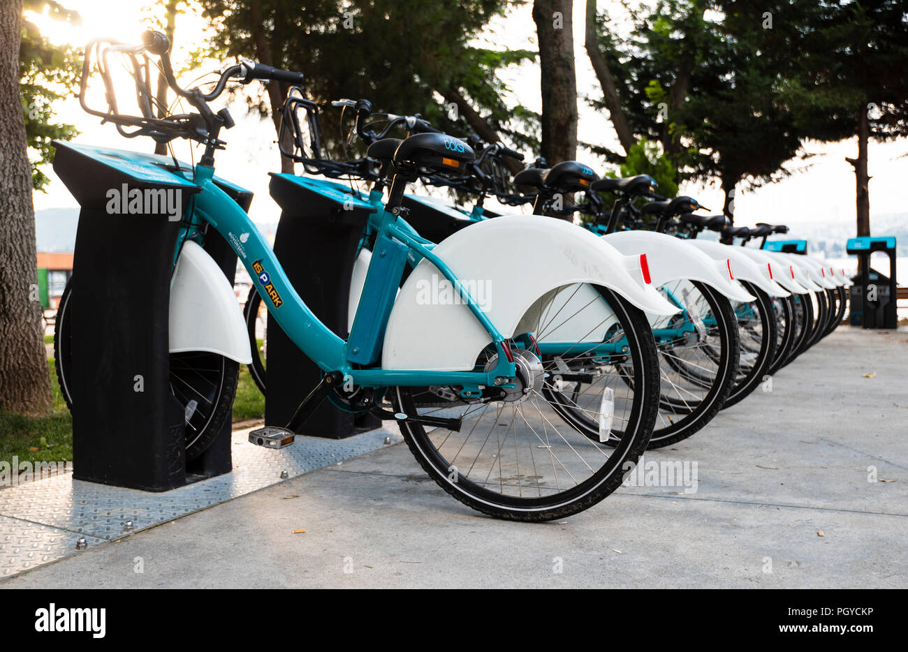 City Bikes mieten Parken in Istanbul Stockfoto