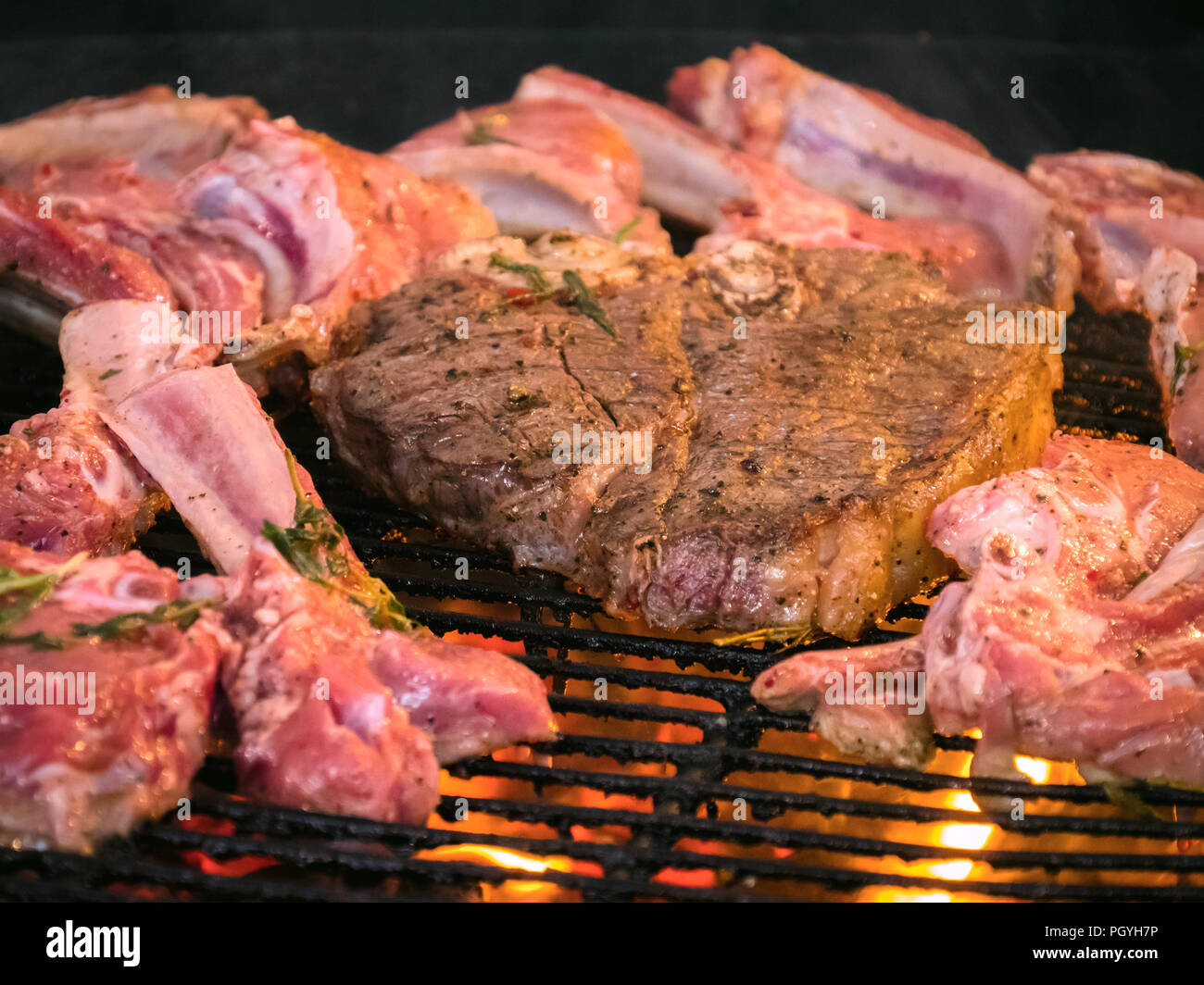 Gegrilltes Steak. Ribs vom Grill. Close Up. Stockfoto