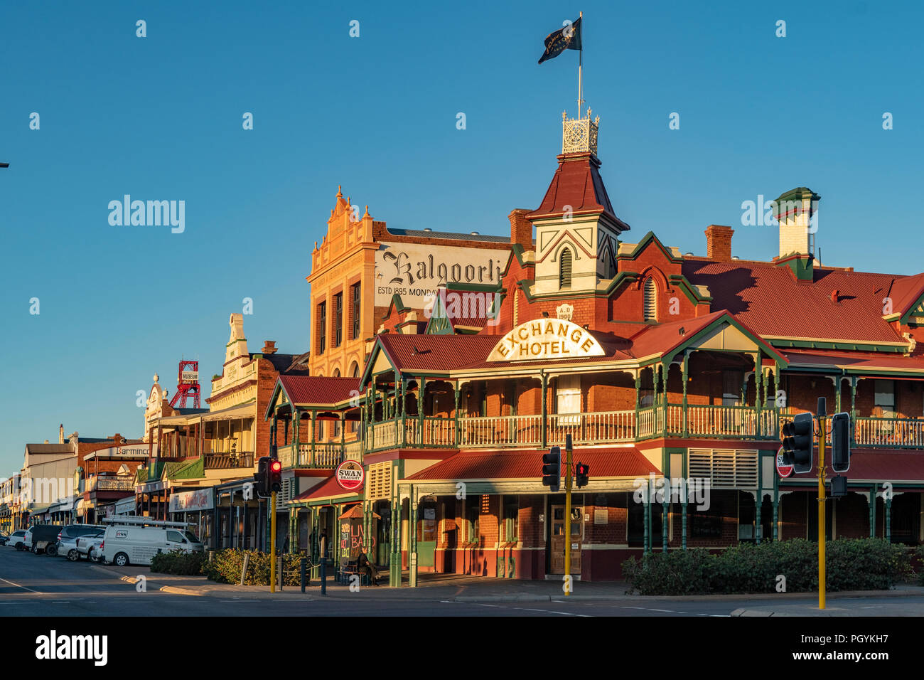 Hannan Street und Exchange Hotel, Kalgoorlie, WA, Australien Stockfoto
