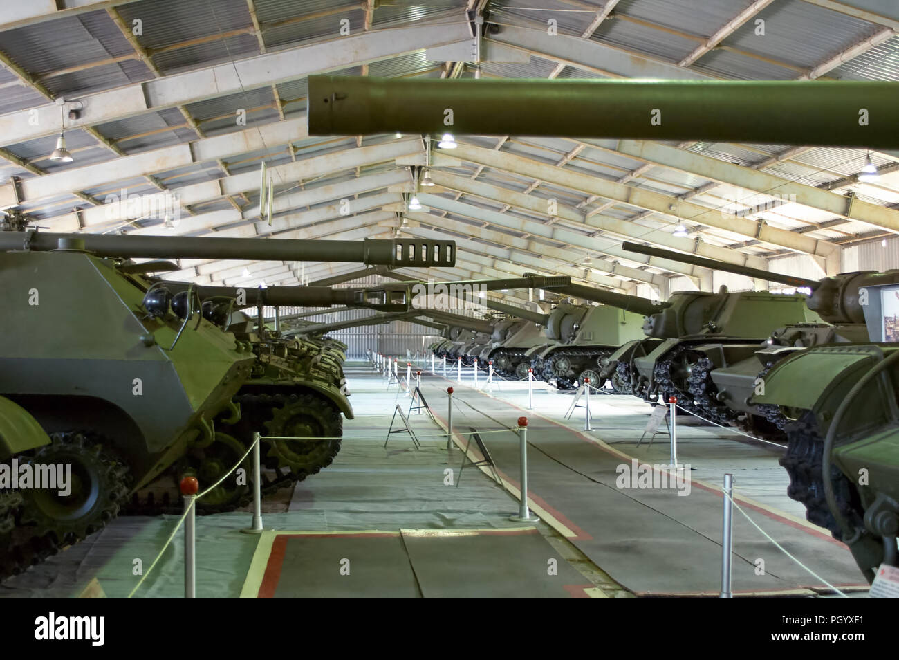 REGION Moskau, Russland - Juli 30, 2006: Sowjetische schwere Panzer im Tank Museum, Kubinka in der Nähe von Moskau Stockfoto