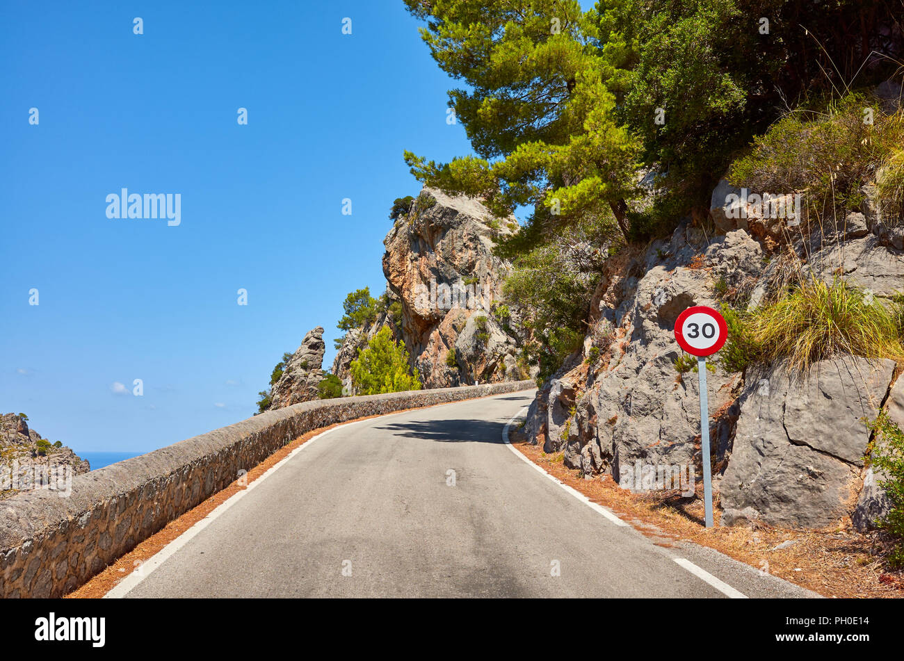 Scenic Mountain Road, auf einer Klippe, Mallorca, Balearen, Spanien. Stockfoto
