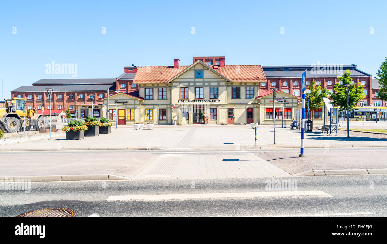 Lidkoping, Schweden - 4. Juli 2018: Die Stadt Travel Center Gebäude an einem gewöhnlichen Sommertag. Stockfoto